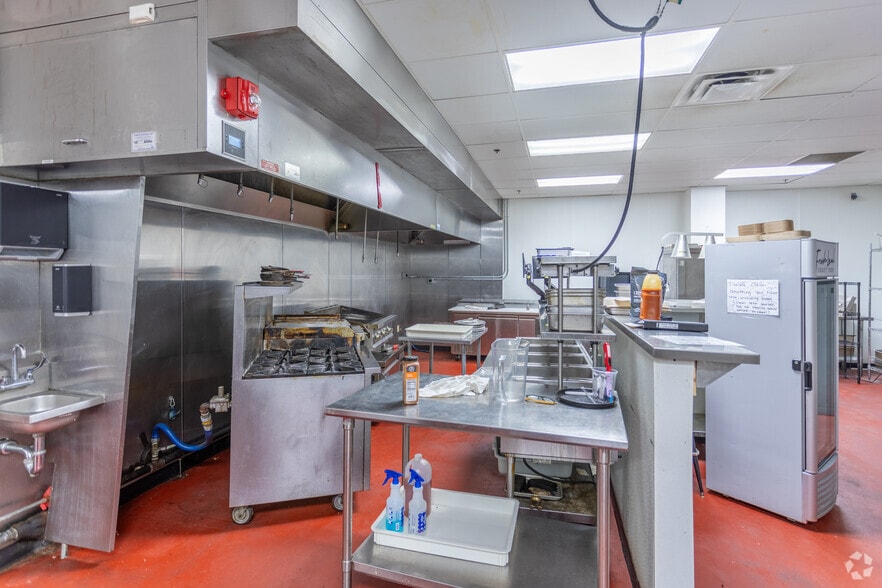 More Photos Of 6550 Hamilton Lebanon Rd, Monroe Warehouse For Sale