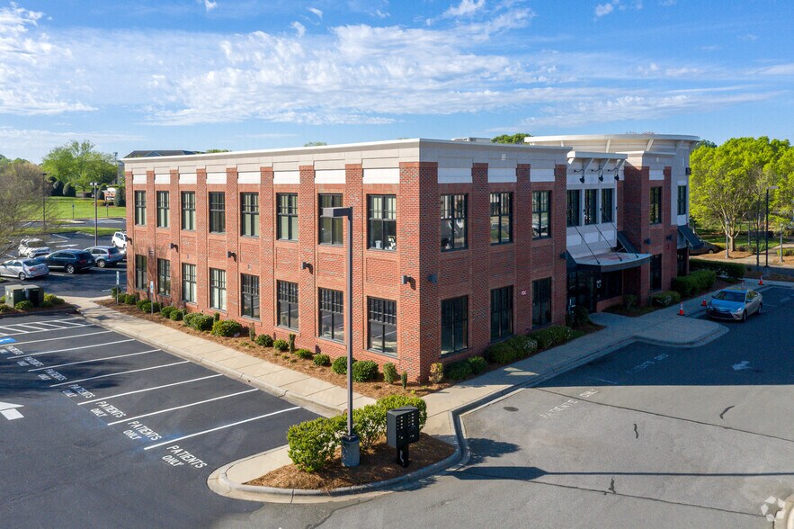 More Photos Of 19475 Old Jetton Rd, Cornelius Medical For Lease