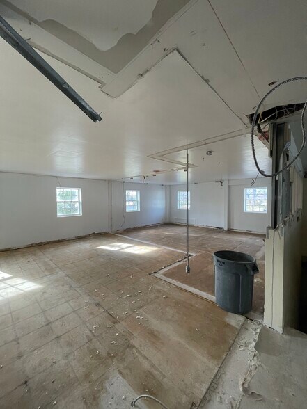 More Photos Of 655 Riverside St, Portland Warehouse For Lease