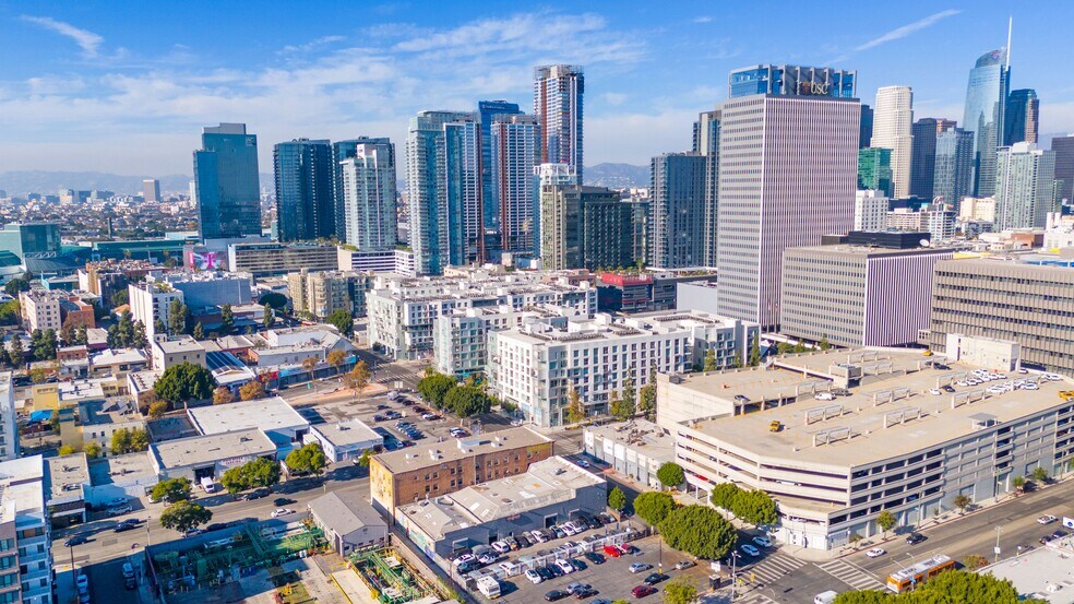 More Photos Of 160-166 W Pico Blvd, Los Angeles Apartments For Sale