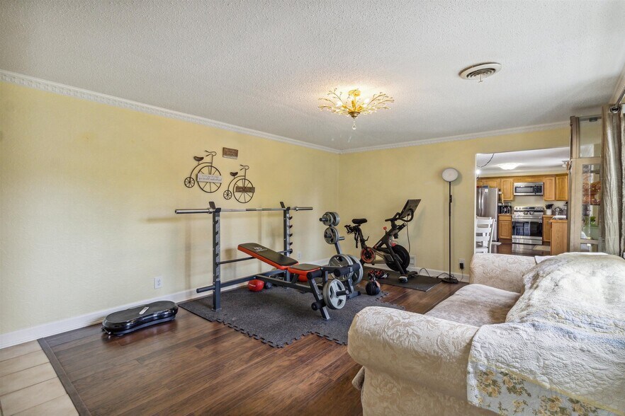 More Photos Of 7010 Frances Rd, Flushing Convenience Store For Sale