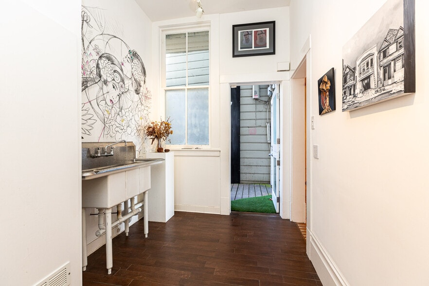 More Photos Of 3318-3320 22nd St, San Francisco Apartments For Lease