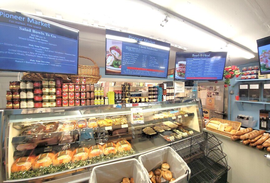 More Photos Of 21 Broadway ave, Fair Harbor Storefront Retail Residential For Sale