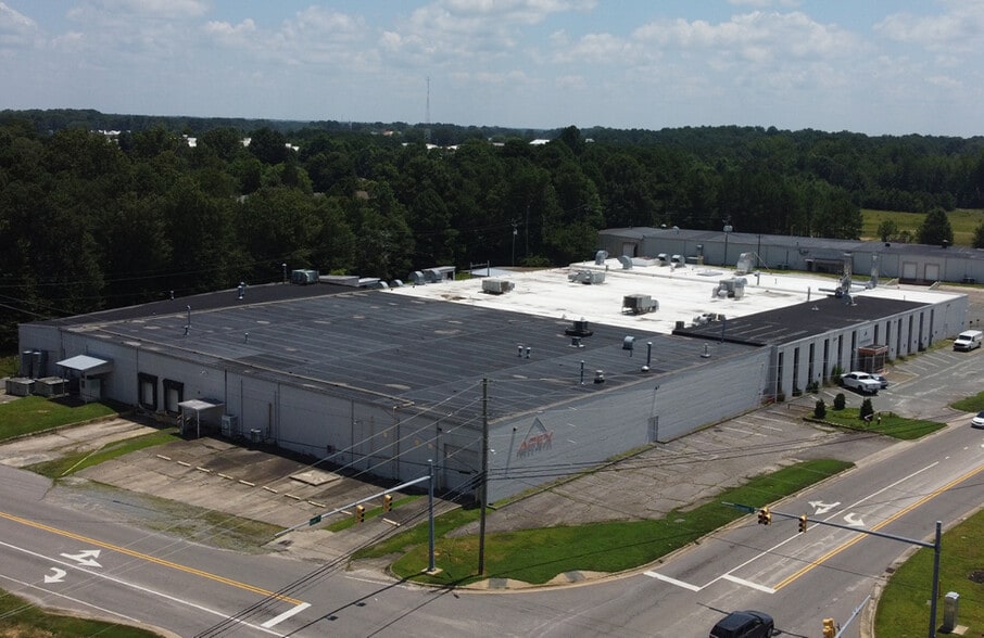 More Photos Of 2903 Lee Ave, Sanford Manufacturing For Lease