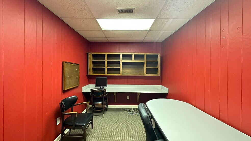 More Photos Of 7705 67th St S, Birmingham Flex For Lease