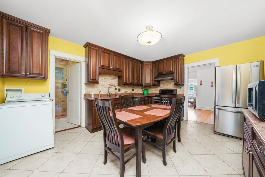 More Photos Of 1303 W Chicago Ave, Chicago Storefront Retail Residential For Sale