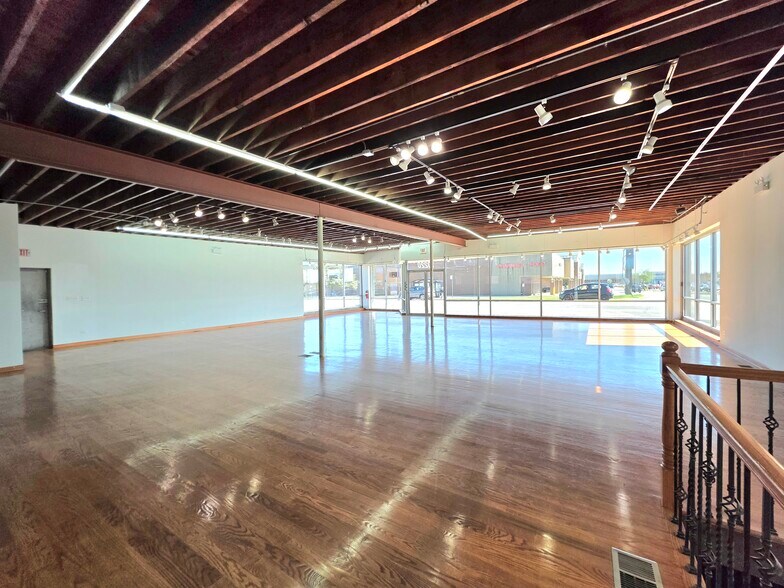More Photos Of 10220 Grand Ave, Franklin Park Storefront Retail Office For Lease