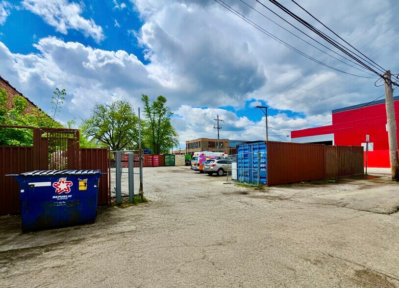 More Photos Of 4519-4529 W Haddon Ave, Chicago Warehouse For Lease
