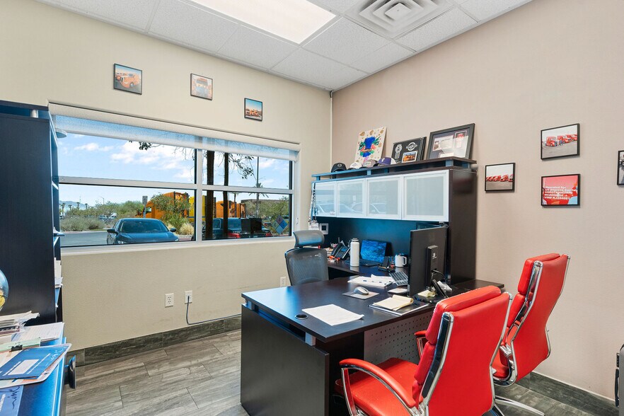 More Photos Of 60 Corporate Park Dr, Henderson Distribution For Lease