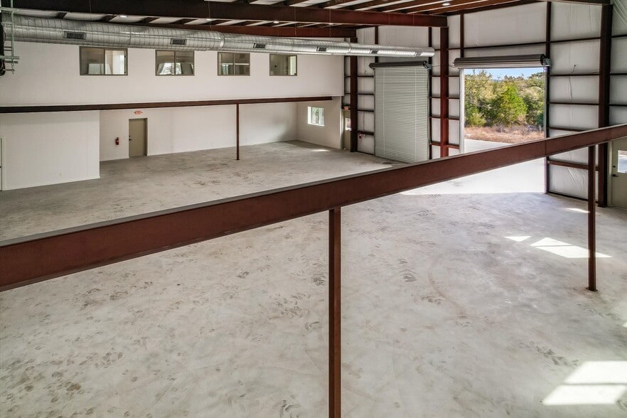 More Photos Of 10020 Darden Hill Rd, Austin Light Distribution For Sale