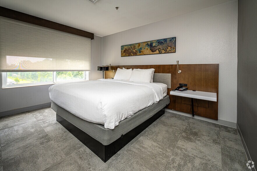 More Photos Of 3330 Harding Blvd, Baton Rouge Hotel For Sale