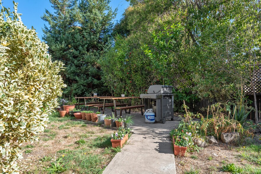 More Photos Of 408 Keller St, Petaluma Apartments For Sale