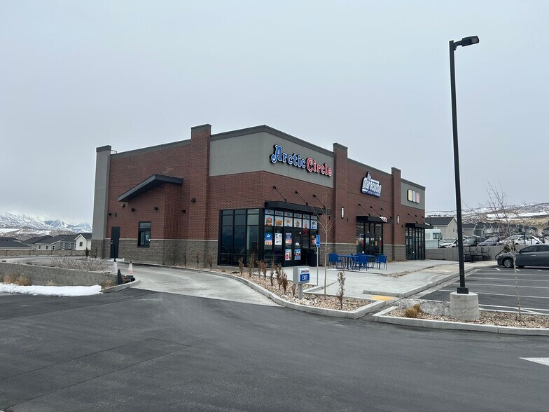 More Photos Of 3492 W Maradona Dr, Herriman Freestanding For Lease
