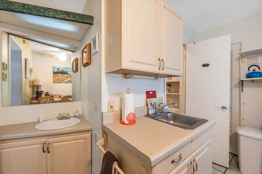 More Photos Of 1803 Gulf Blvd, Indian Rocks Beach Hotel For Sale