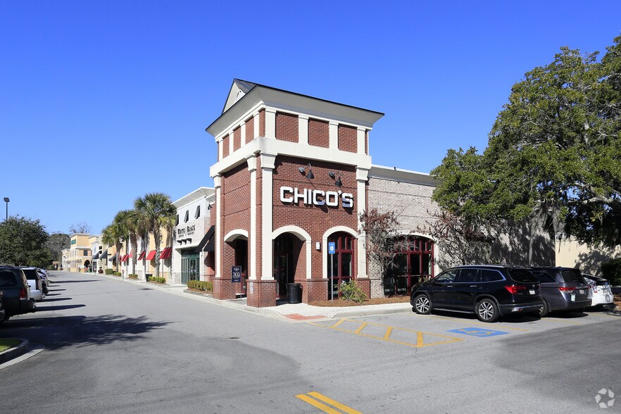 Primary Photo Of 5525 Abercorn St, Savannah General Retail For Lease