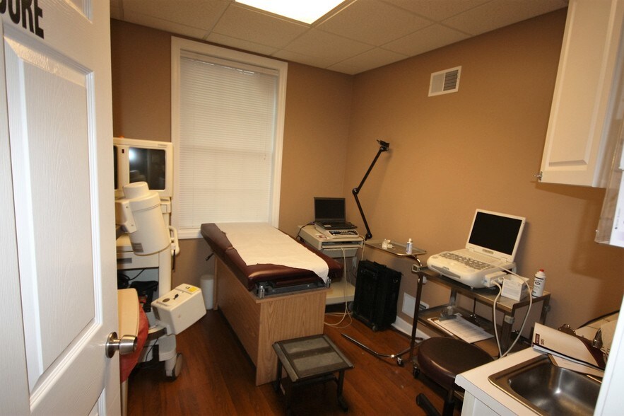 More Photos Of 91 Gleneida Ave, Carmel Office For Sale