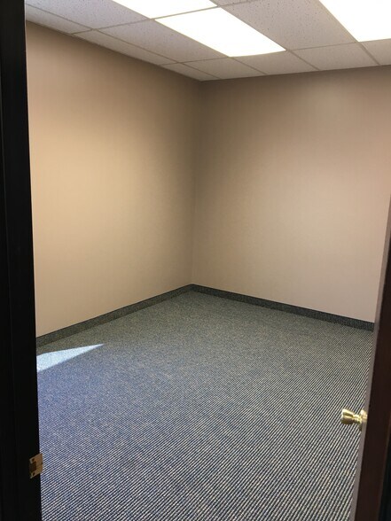 More Photos Of 15241 Stony Plain Rd NW, Edmonton Storefront Retail Office For Lease