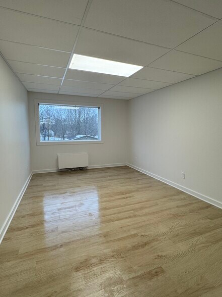 More Photos Of 31674 Center Ridge Rd, North Ridgeville Office For Lease