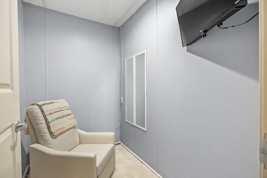 More Photos Of 1255 Mountainview Rd, King Religious Facility For Sale