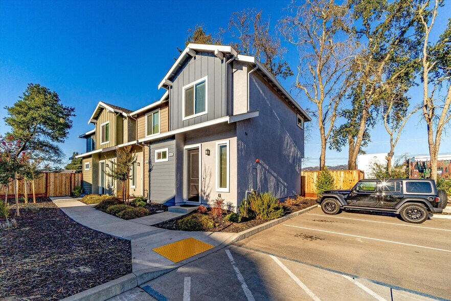 More Photos Of 4040 Alexander David Ct, Larkfield Apartments For Sale