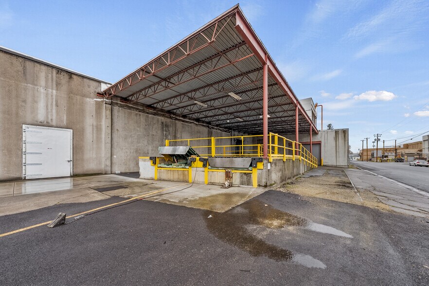 More Photos Of 661 S Fir St, Medford Refrigeration Cold Storage For Lease