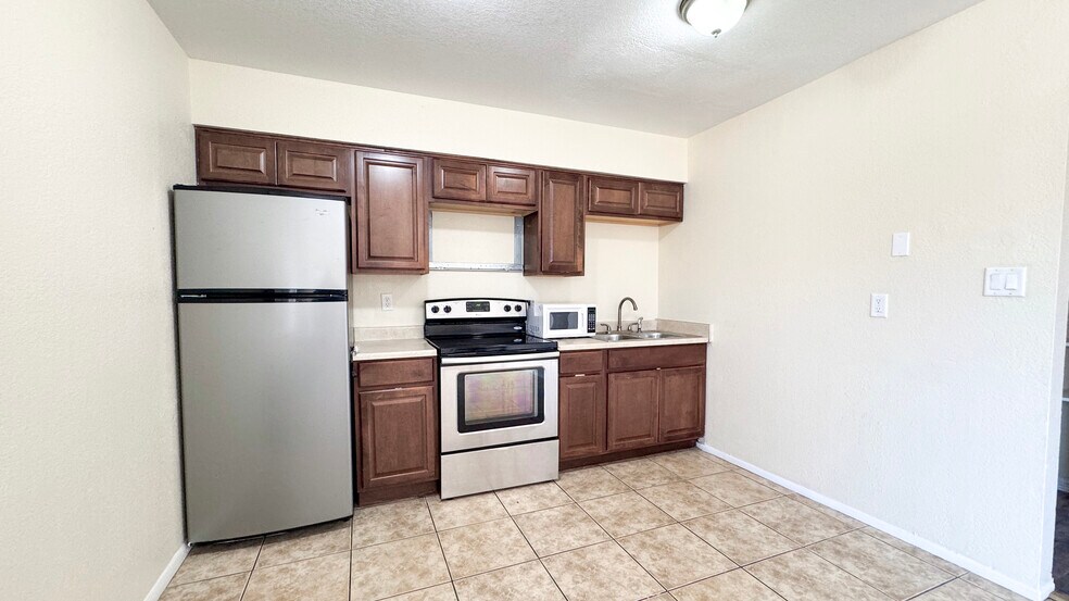 More Photos Of 8939 N 8th St, Phoenix Apartments For Sale