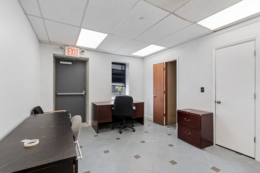 More Photos Of 4865 Arthur Kill Rd, Staten Island Warehouse For Sale