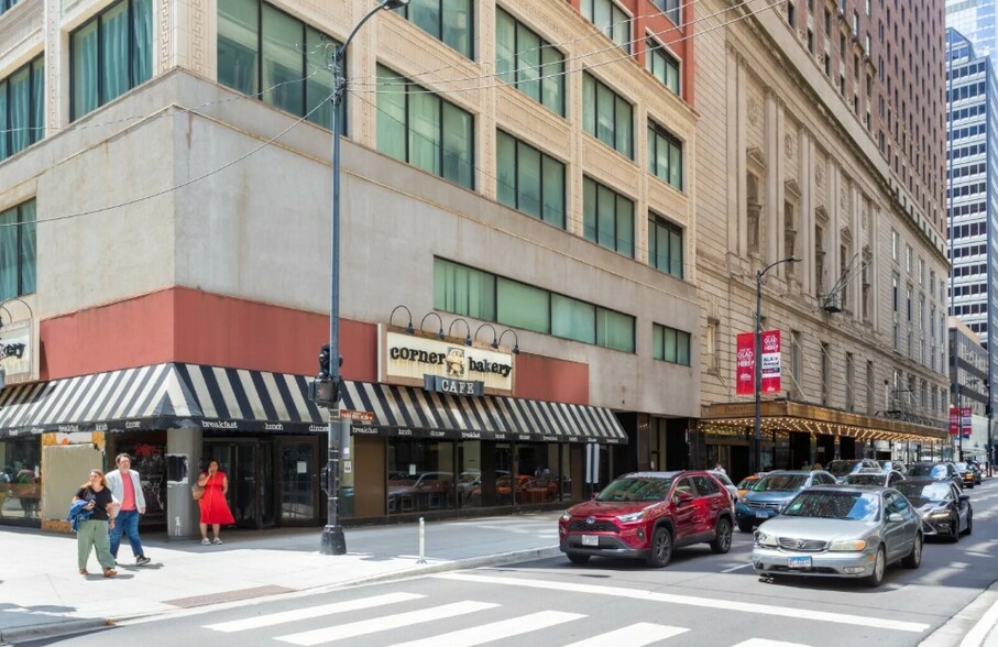 More Photos Of 17 E Monroe St, Chicago Hotel For Sale