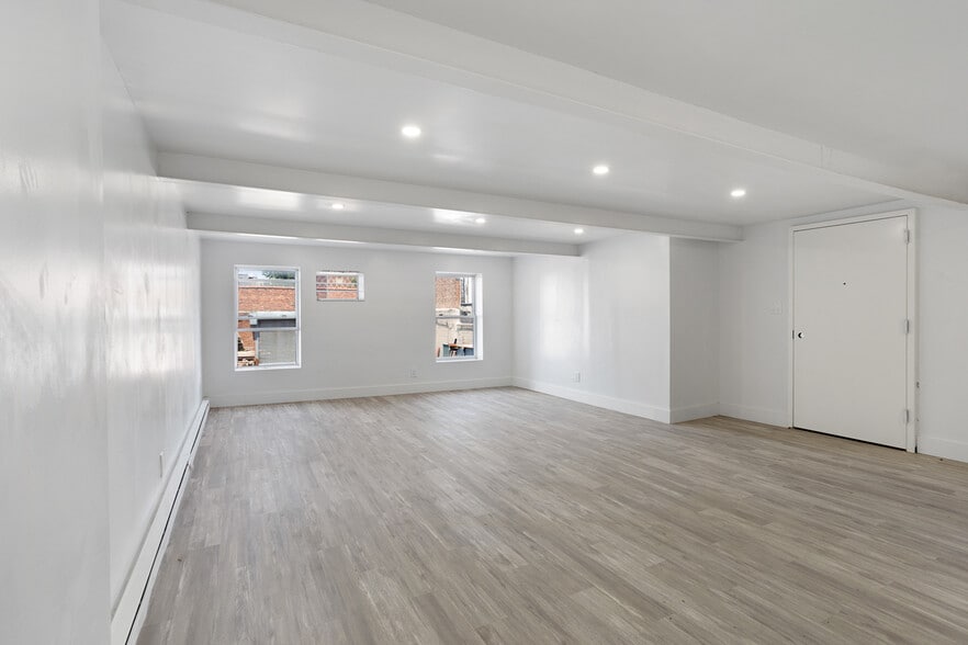 More Photos Of 15 Division Pl, Brooklyn Warehouse For Lease