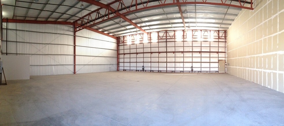 Primary Photo Of 4562 E Mallory Cir, Mesa Airplane Hangar For Lease