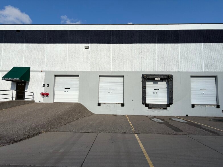 More Photos Of 22000 Industrial Blvd, Rogers Distribution For Lease