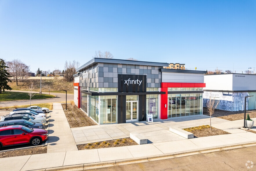 More Photos Of 12401 Wayzata Blvd, Minnetonka Unknown For Lease