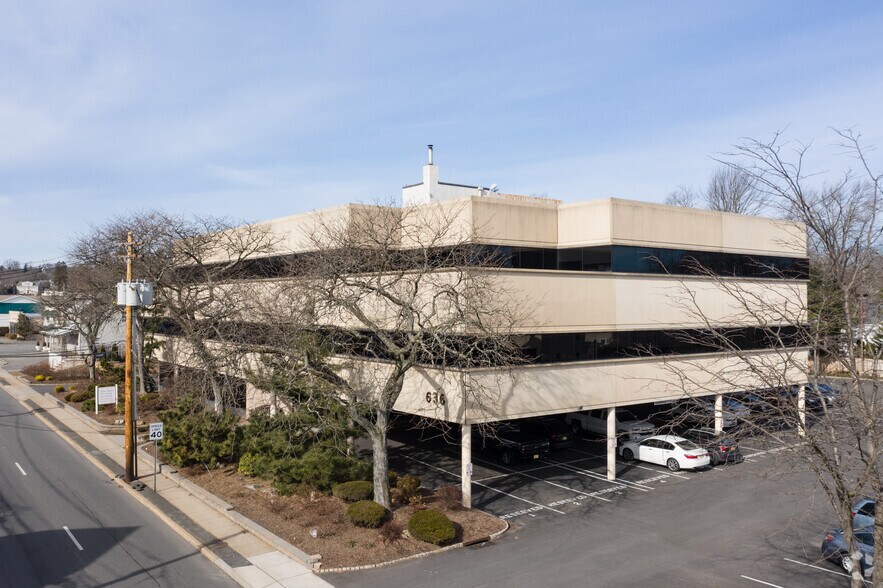More Photos Of 636 Morris Tpke, Short Hills Medical For Lease