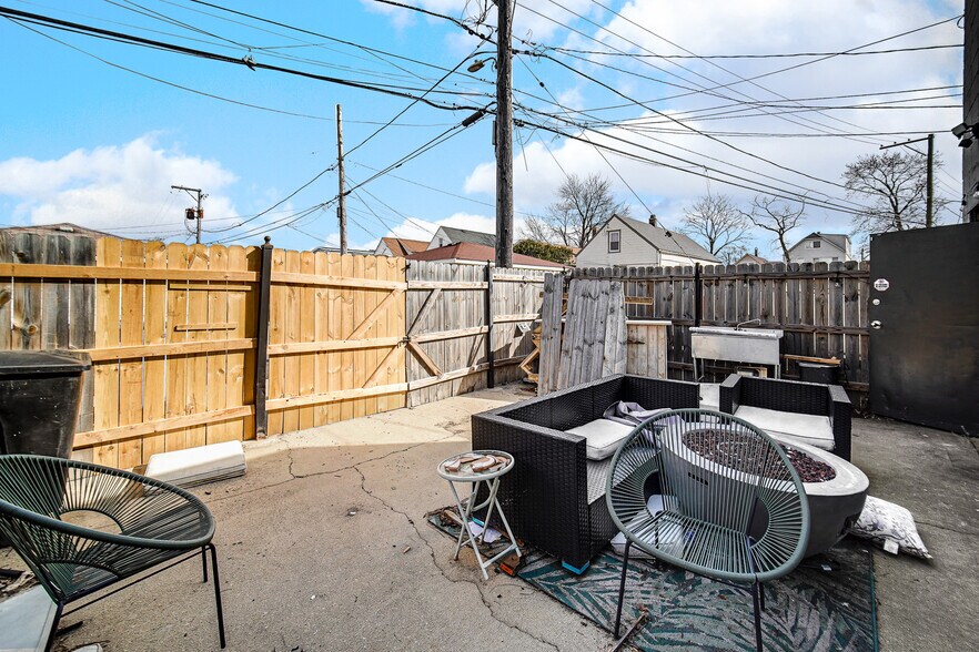 More Photos Of 5814 W Grand Ave, Chicago Warehouse For Sale