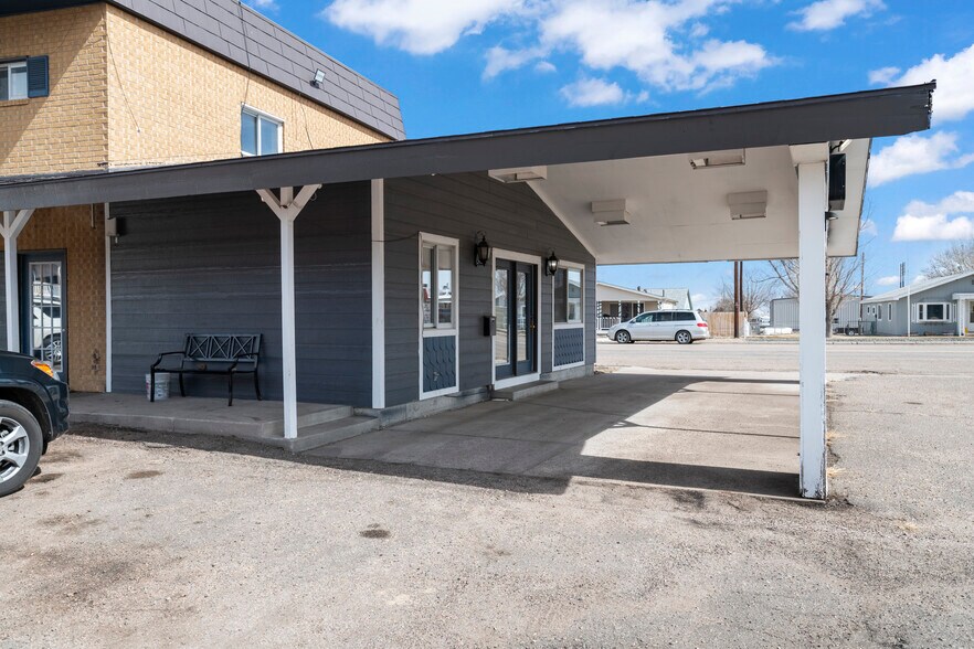 More Photos Of 700 Colorado Ave, Stratton Hotel For Sale