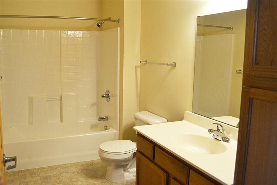 More Photos Of 501 12th Ave SE, Stanley Apartments For Lease