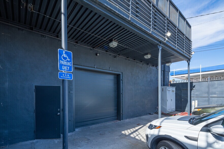 More Photos Of 2614 Crenshaw Blvd, Los Angeles Loft Creative Space For Lease