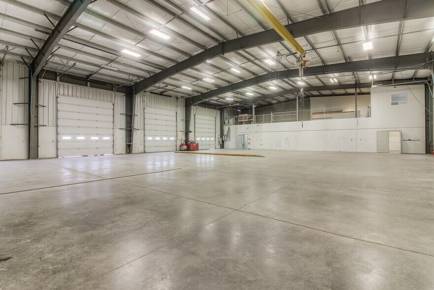 More Photos Of 501 Stover Rd, Grandview Industrial For Sale