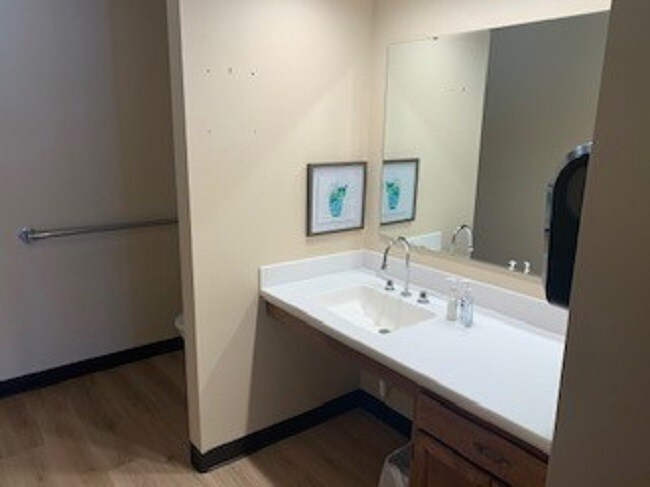 More Photos Of 2665 Fox Pointe Dr, Columbus Medical For Lease