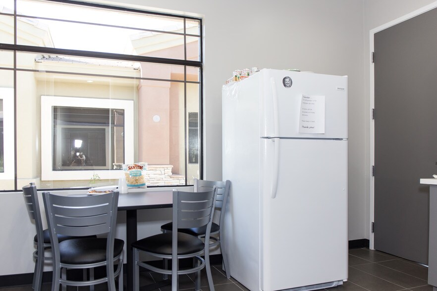More Photos Of 11851 N 51st Ave, Glendale Medical For Lease