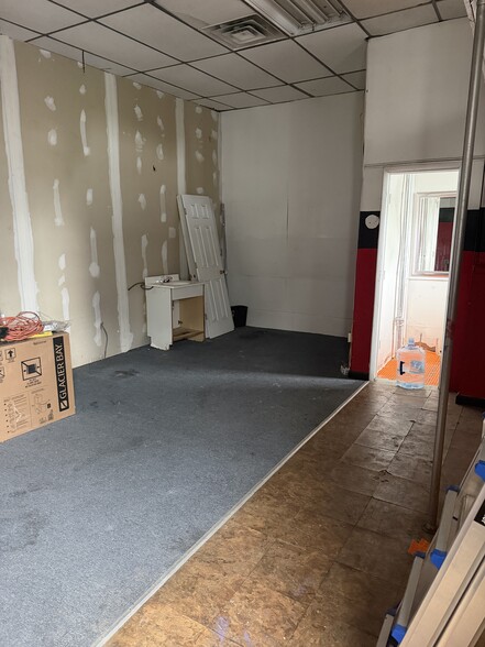 More Photos Of 126 Washington Ave, Belleville Storefront Retail Residential For Lease