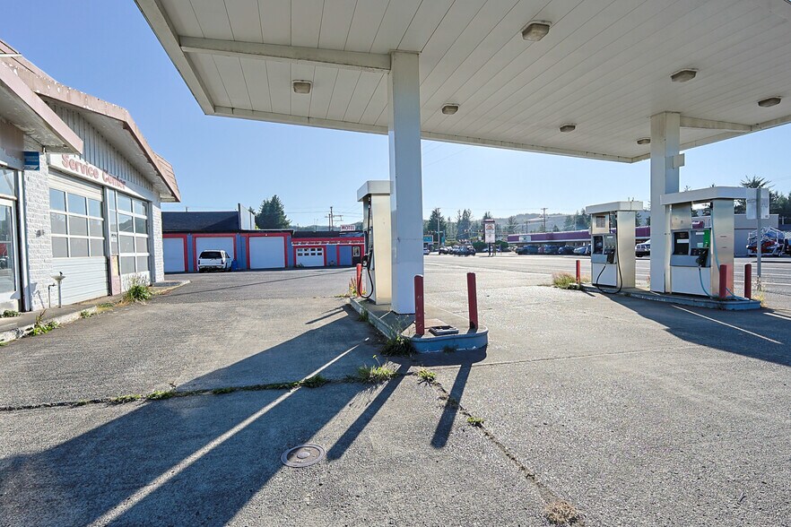 More Photos Of 2118 Winchester Ave, Reedsport Convenience Store For Sale
