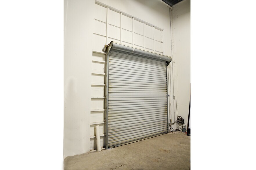 More Photos Of 375 Commerce St, Southlake Warehouse For Lease