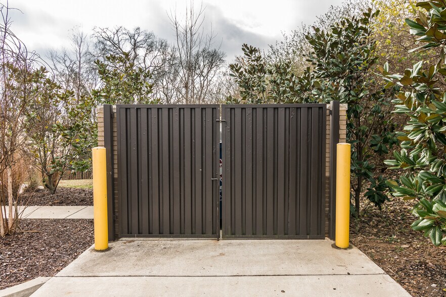 More Photos Of 242 Indian Lake Blvd, Hendersonville Medical For Lease