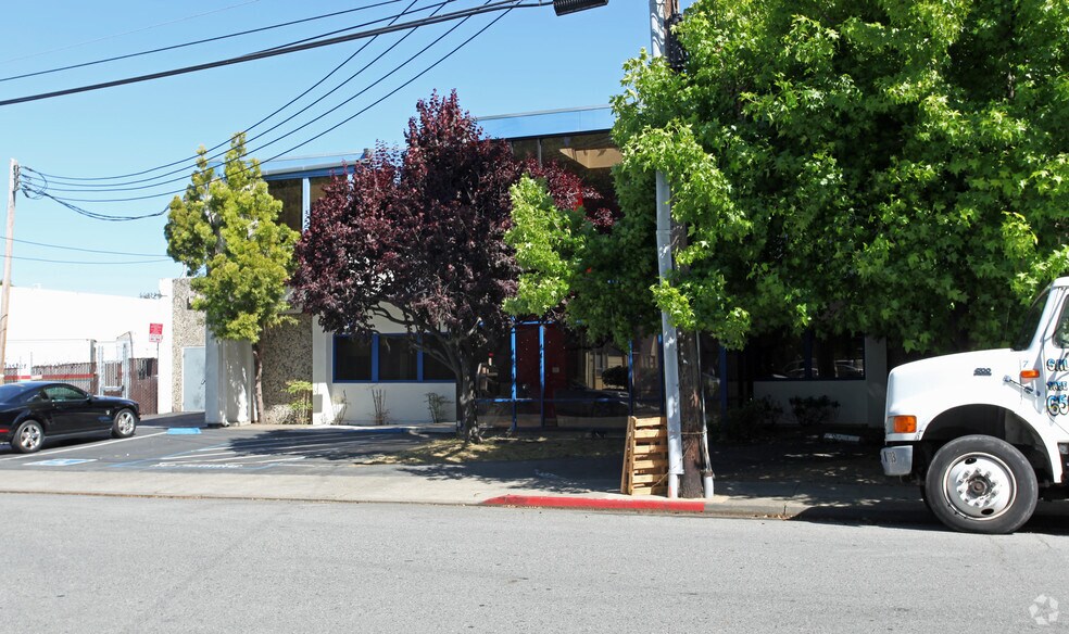 More Photos Of 601 Taylor Way, San Carlos Warehouse For Lease