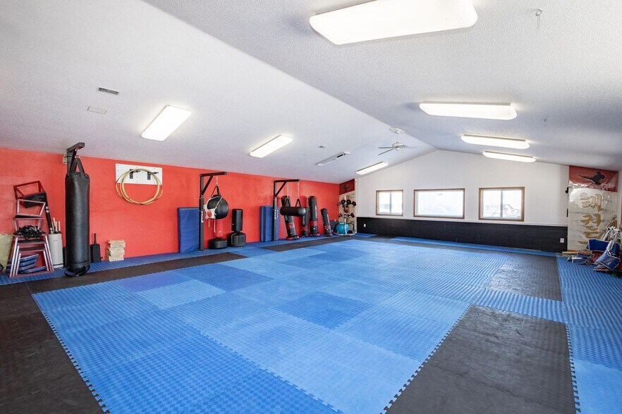 More Photos Of 1430 Main Ave, Fargo General Retail For Sale