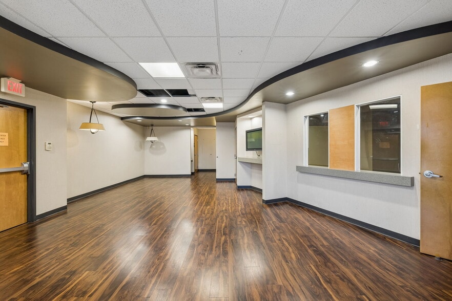 More Photos Of 1718 Charlotte Ave, Nashville Medical For Lease
