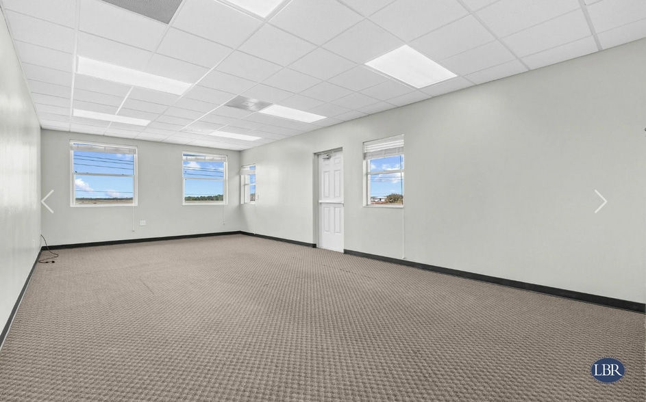 More Photos Of 6855 Tico Rd, Titusville Office For Lease