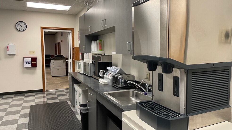 More Photos Of 2801 S Interstate 35 S, Austin Loft Creative Space For Lease