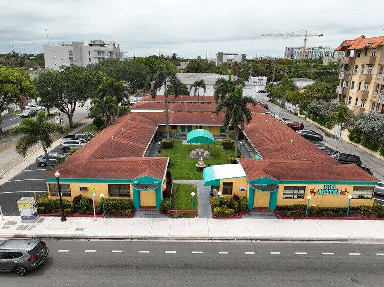 More Photos Of 418 S Federal Hwy, Hollywood Hotel For Sale